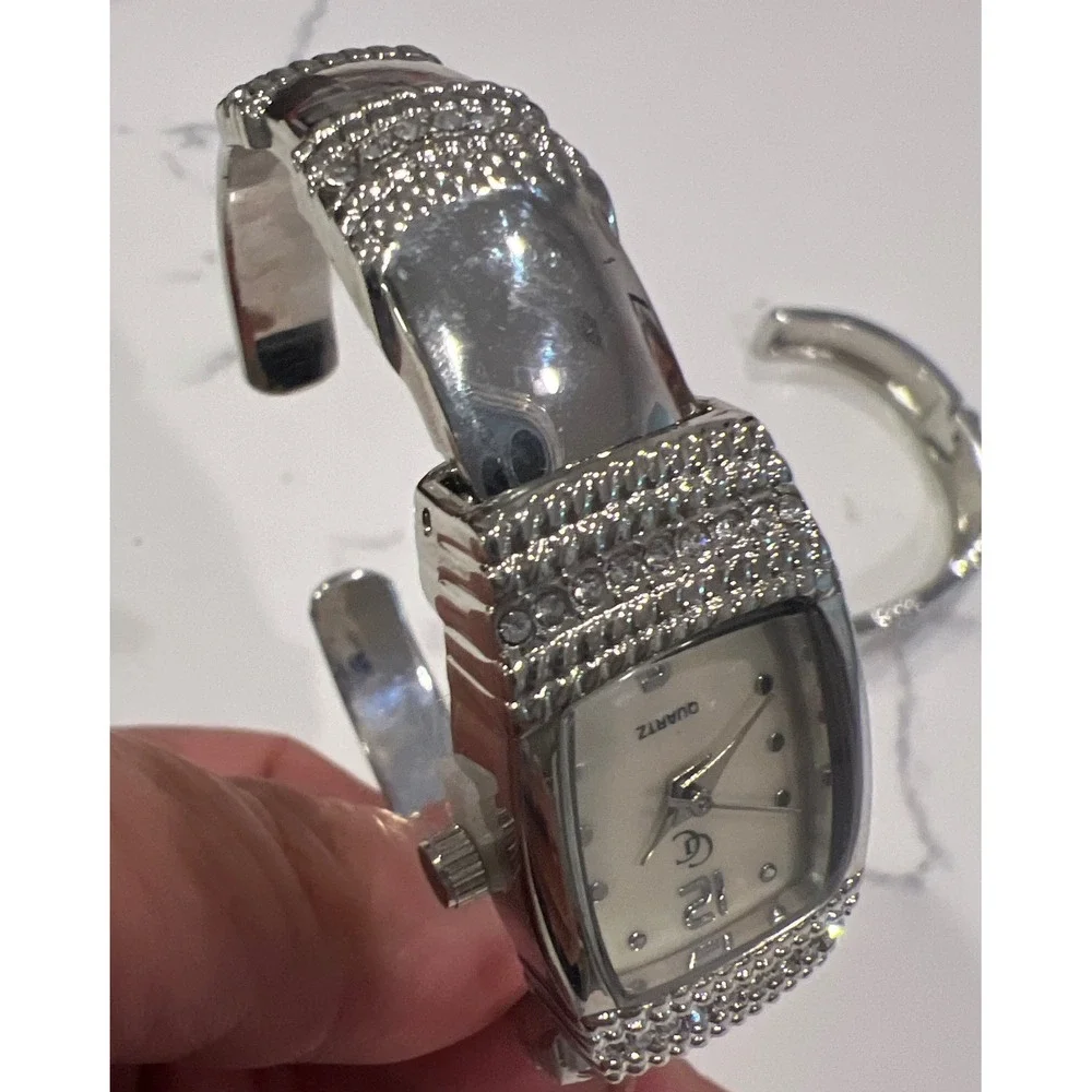 Gold Coast Womens Silver Tone Rhinestone Watch & Bangle Bracelet Set New in Box